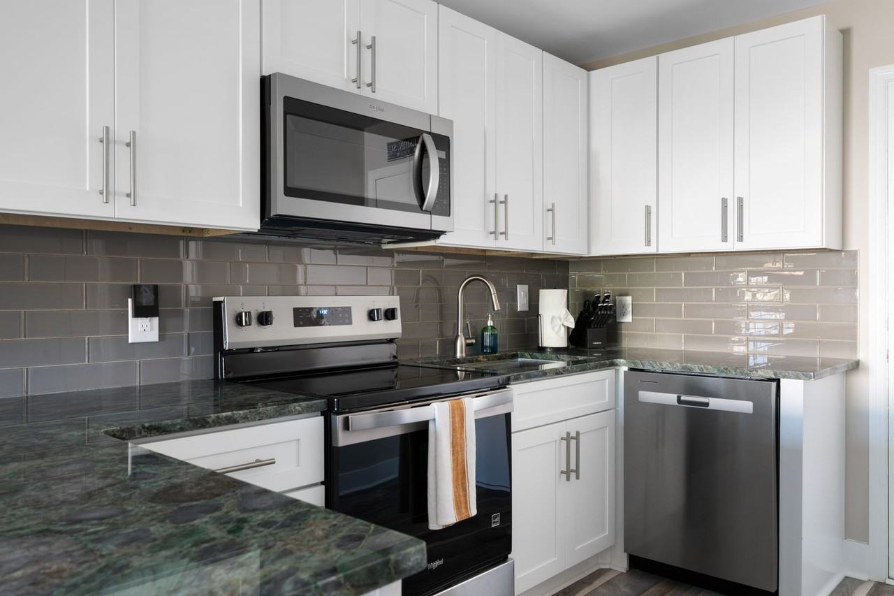 259 E Bay St #8B - Photo 5 of 19