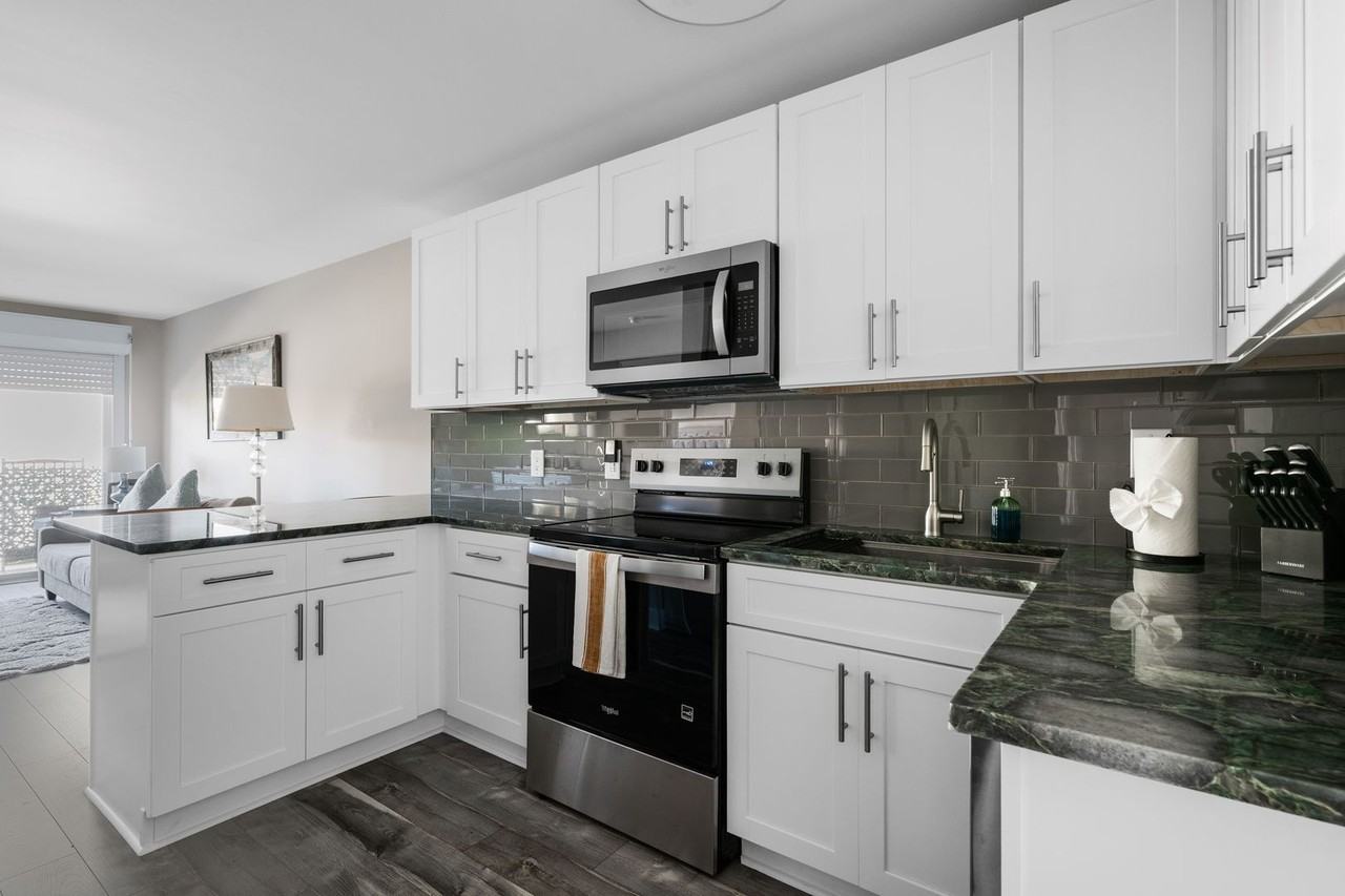 259 E Bay St #8B - Photo 6 of 19