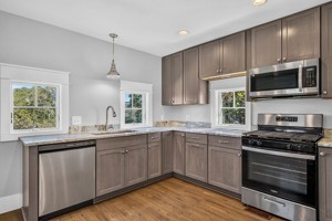 featured image of 5 E Hampstead Sq
