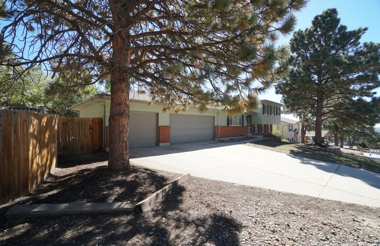 3325 Cortina Dr - Photo 5 of 29