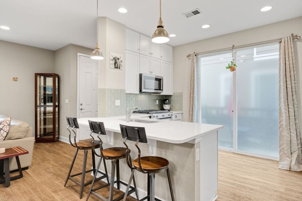 3384 Valentia St - Photo 3 of 26