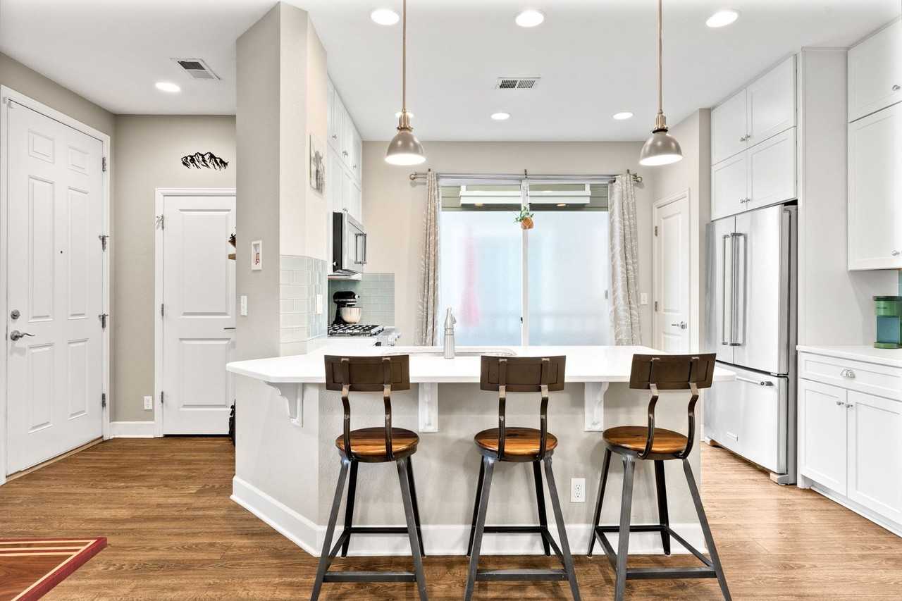3384 Valentia St - Photo 4 of 26