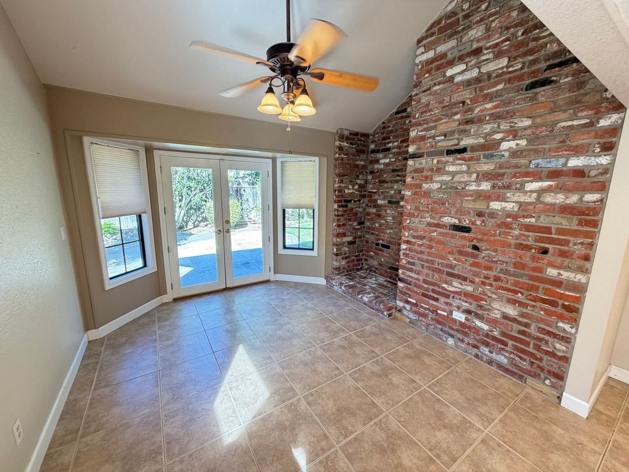 1433 Keagle Way - Photo 6 of 21