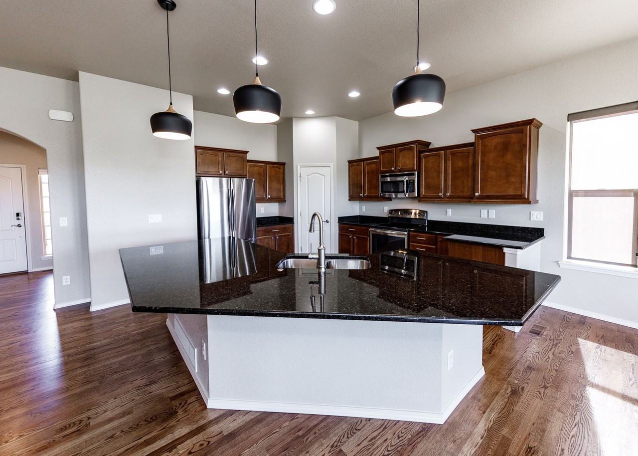 13136 Thumbprint Ct - Photo 2 of 50