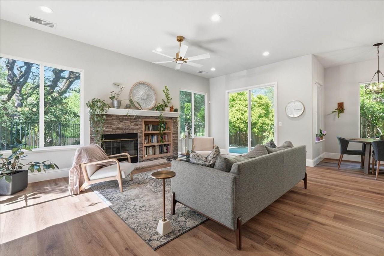 3621 Foxmore Ln - Photo 4 of 17