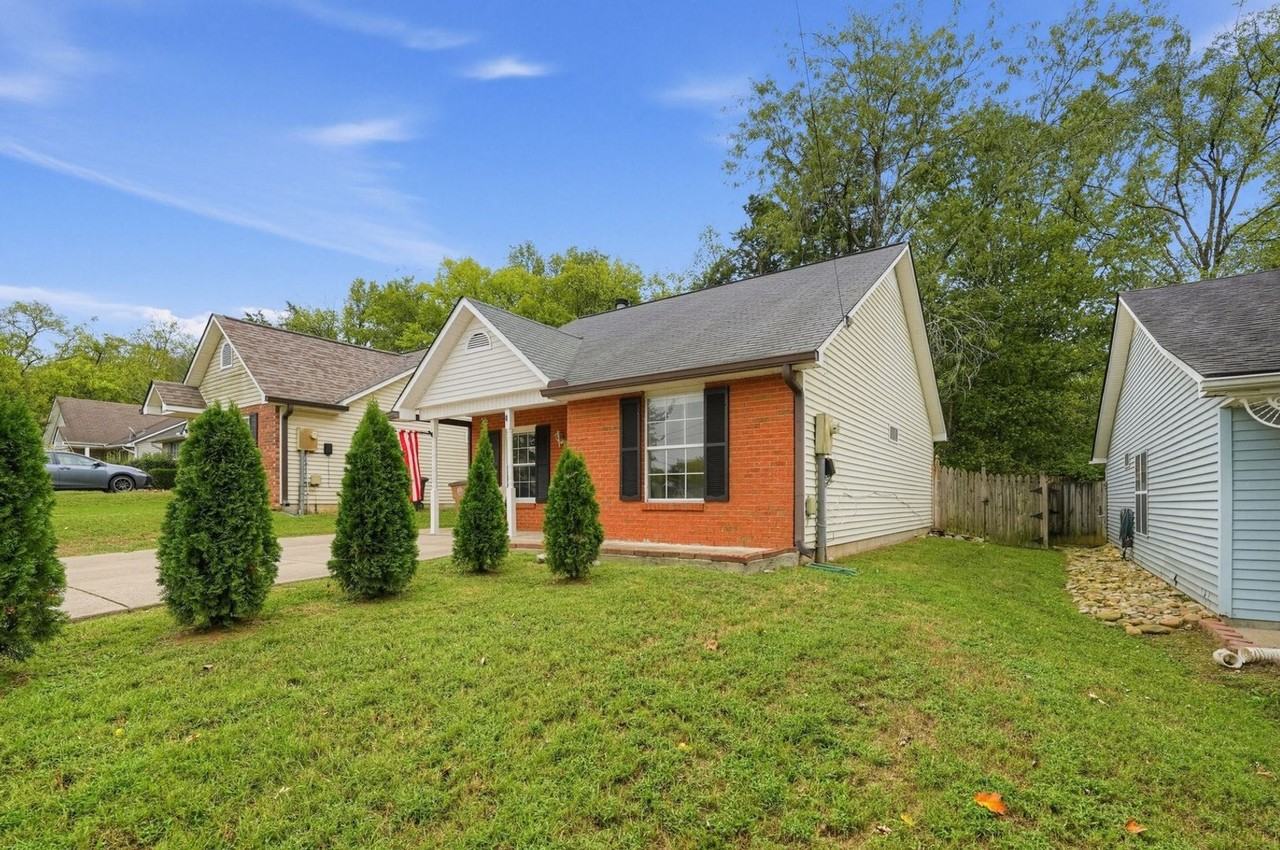 531 Park Ct - Photo 3 of 32