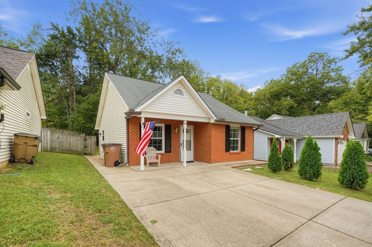 531 Park Ct - Photo 4 of 32