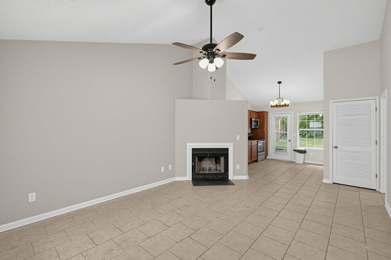 531 Park Ct - Photo 7 of 32