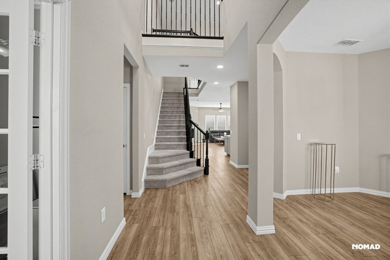 1636 Quentin Dr - Photo 4 of 43