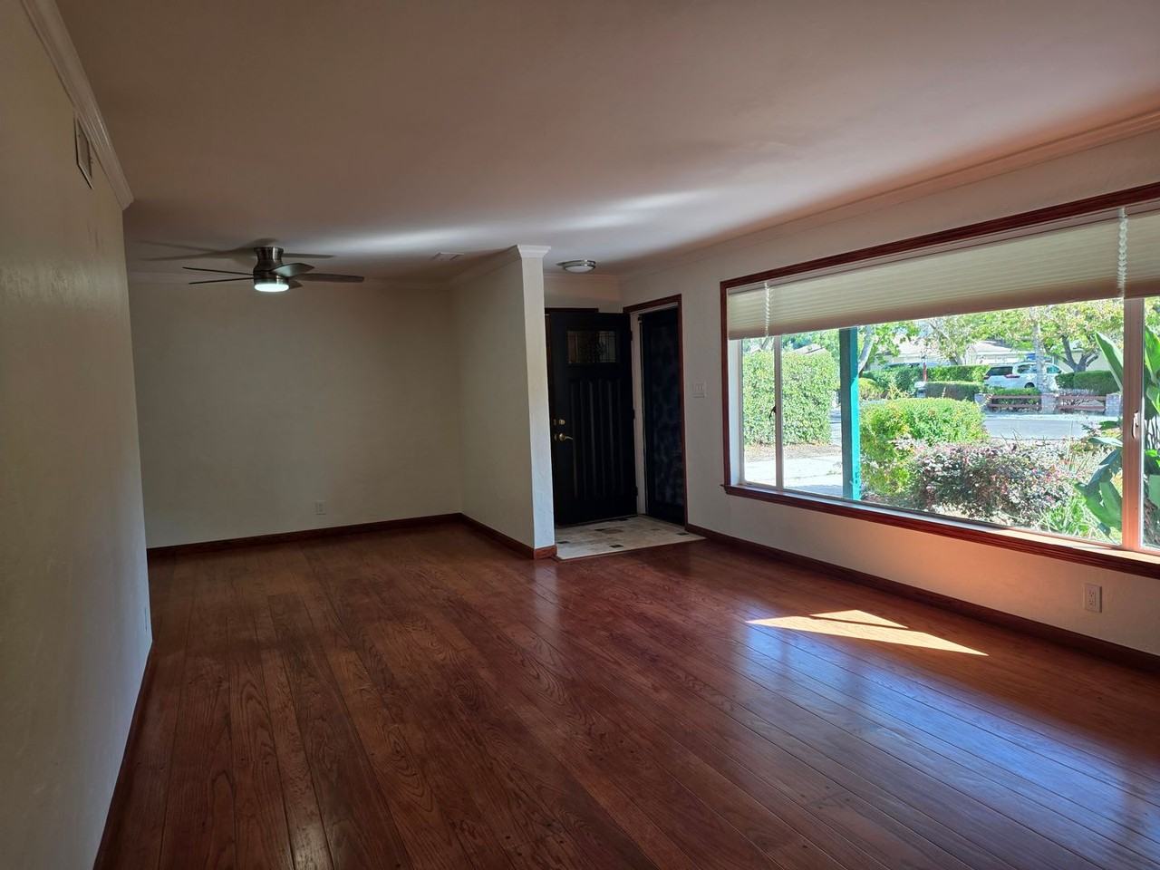 1607 Franrose Ln - Photo 4 of 27