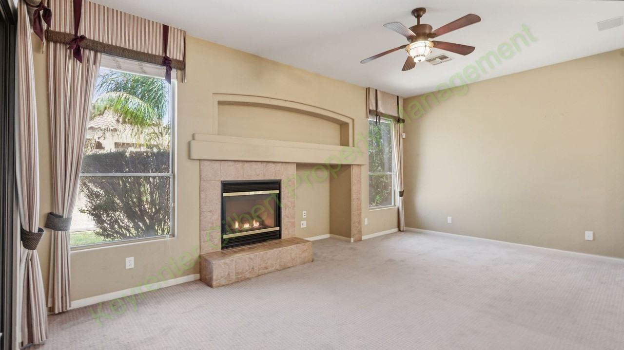 3810 E Latham Ct - Photo 6 of 48