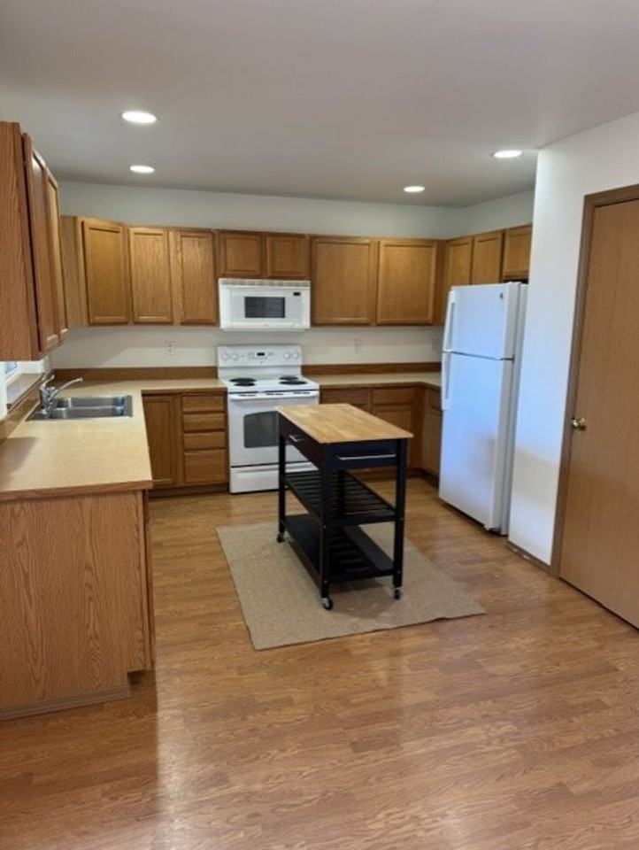 302 Denny Ave - Photo 2 of 19