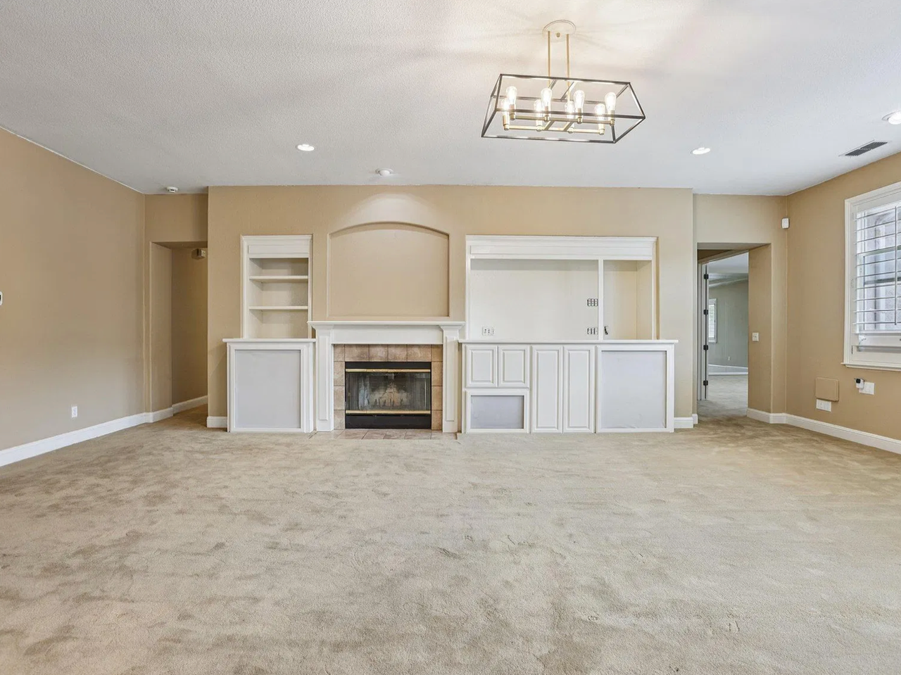 5227 Ramsdell Ct - Photo 7 of 45