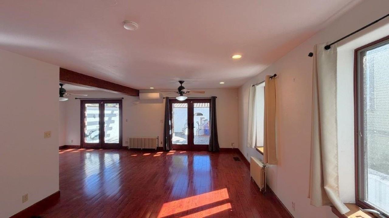 600 Alhambra Ln - Photo 5 of 30
