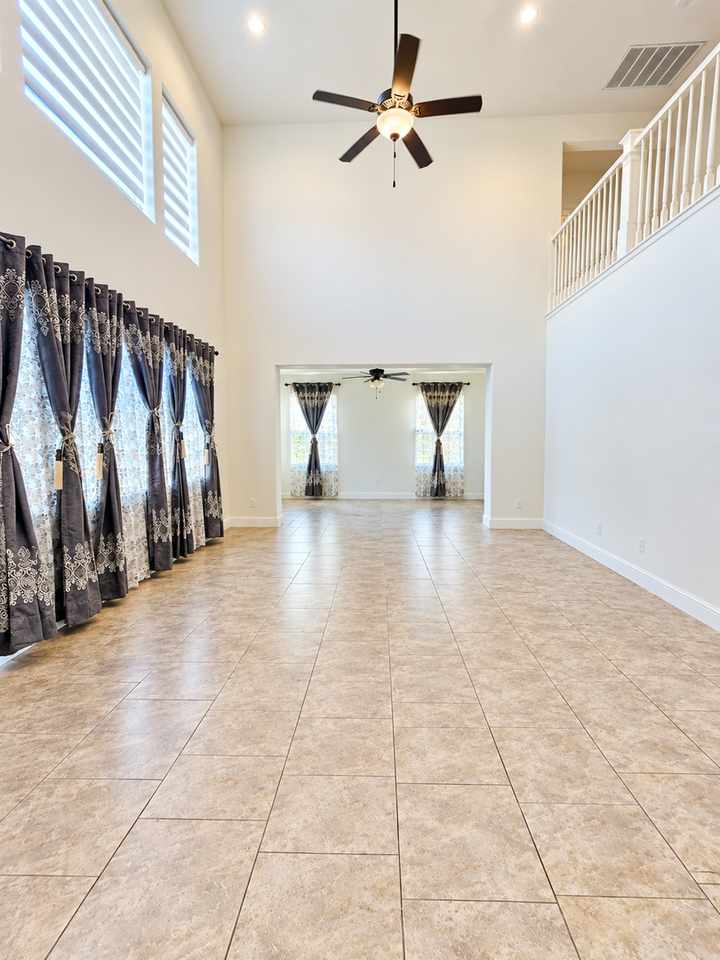 4258 N Rosalia Ave - Photo 3 of 14