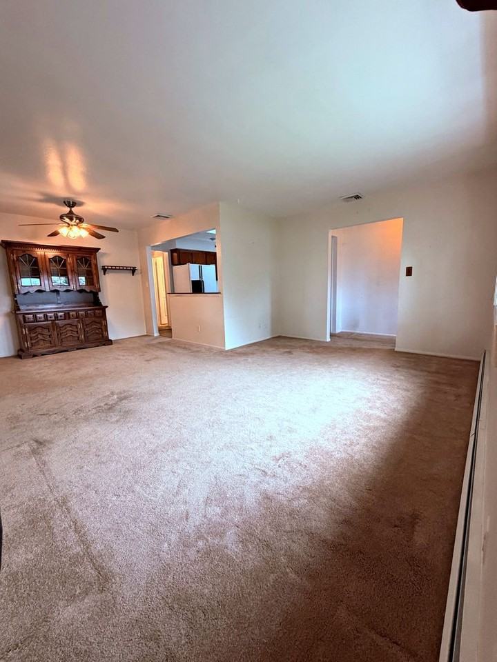 4 Westwood Ave - Photo 7 of 17