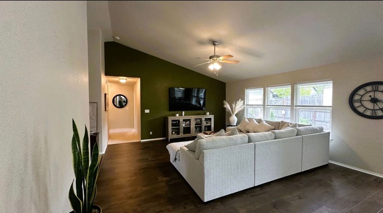 2409 Se Chinaberry Ave - Photo 6 of 20