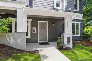 featured image of 5501 Lakemont Blvd Se #102