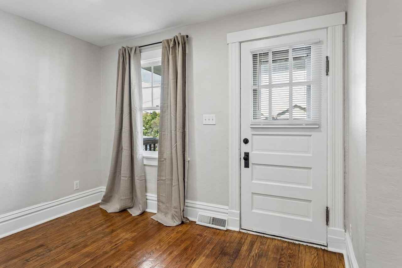 3321 Davenport St - Photo 5 of 35
