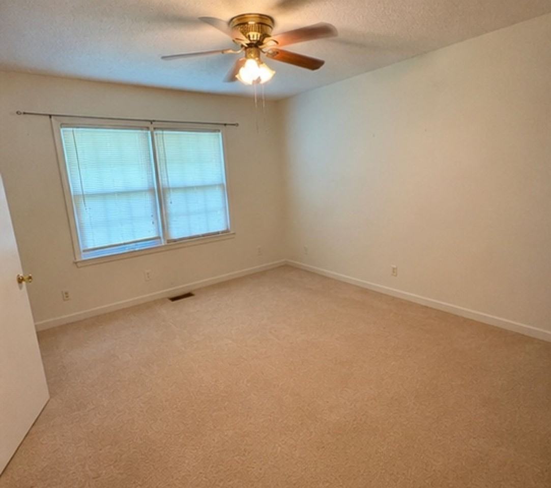 973 Burton Rd - Photo 5 of 16