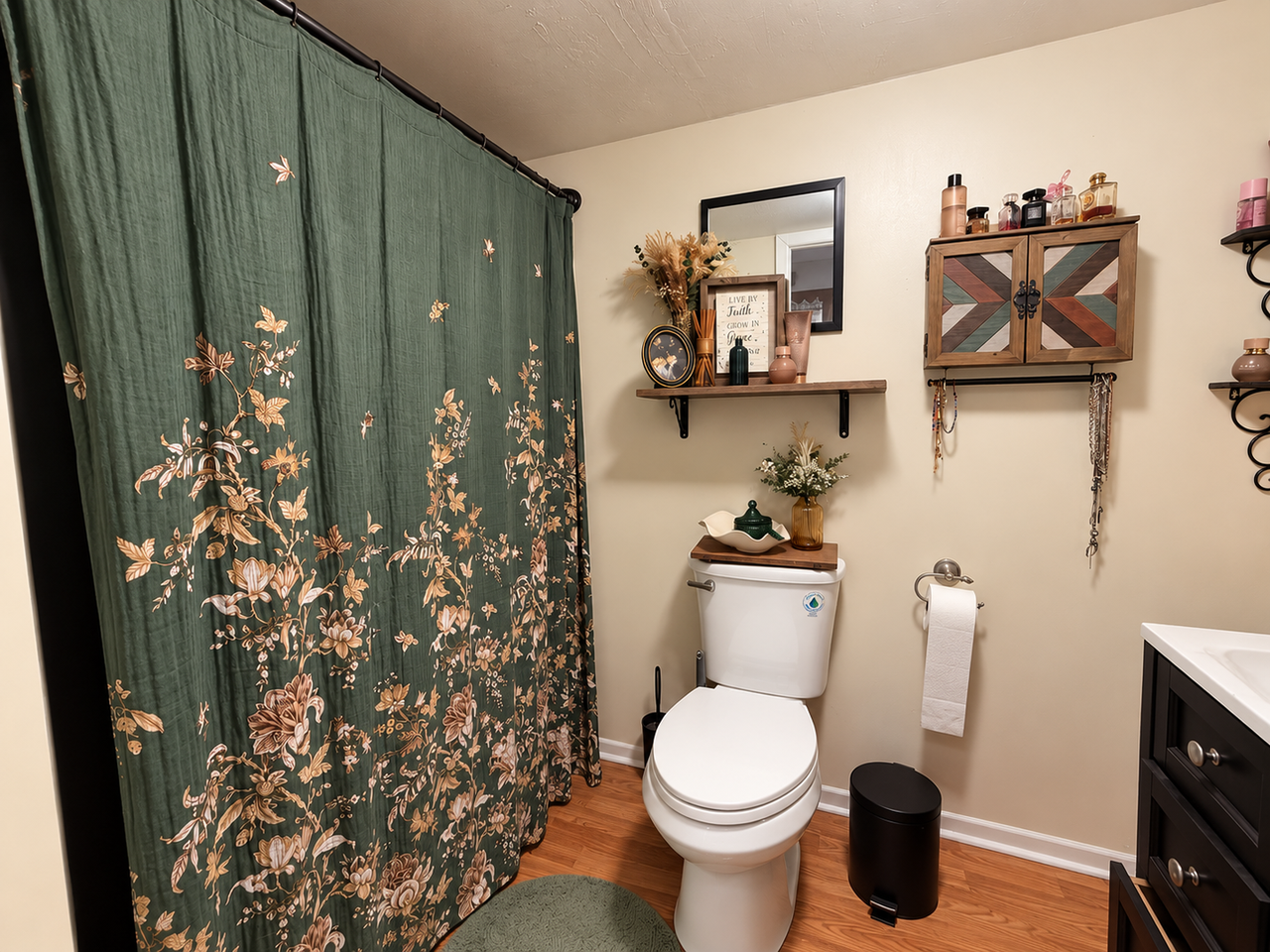 702 6th Ave - Photo 7 of 11