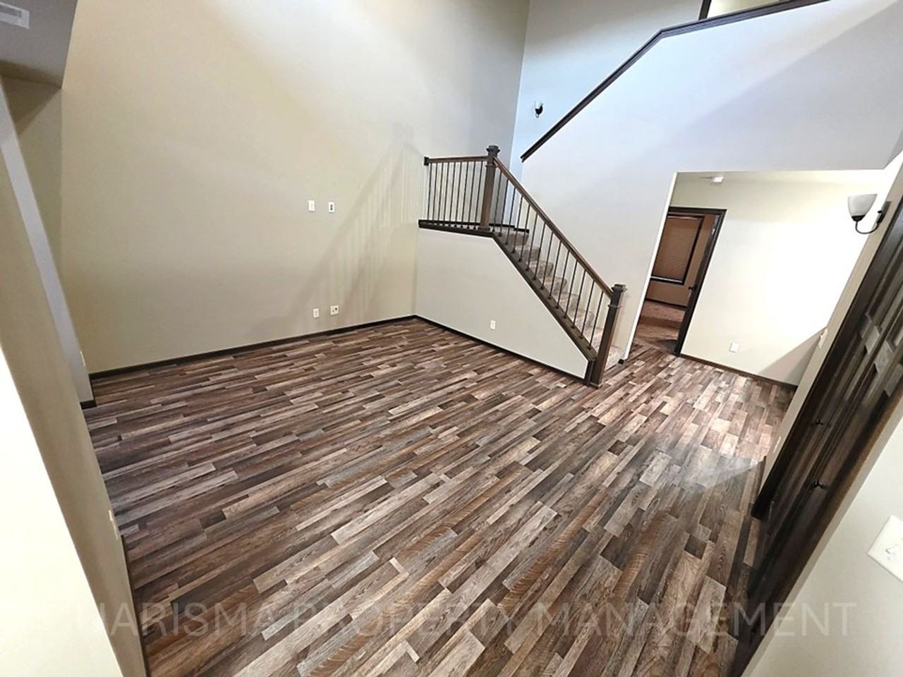 5011 E 63rd St - Photo 2 of 32
