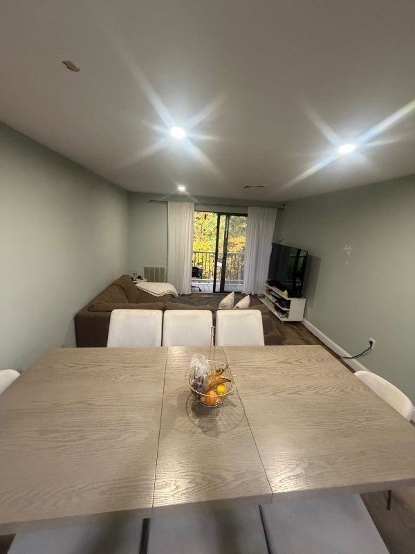 1120 Blackstone Dr - Photo 3 of 8