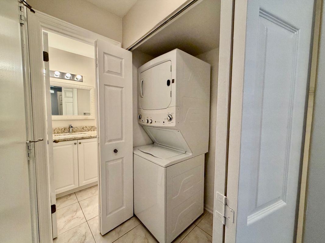 7426 Pinewalk Dr S - Photo 5 of 8