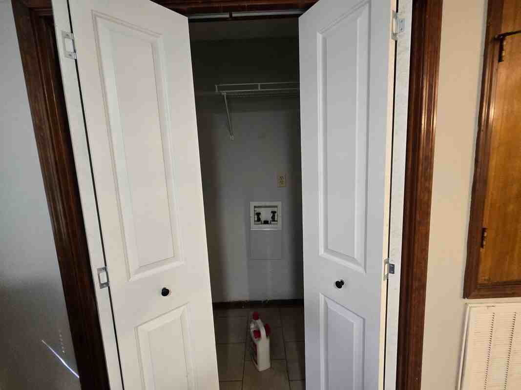 956 Asheville Dr - Photo 7 of 17