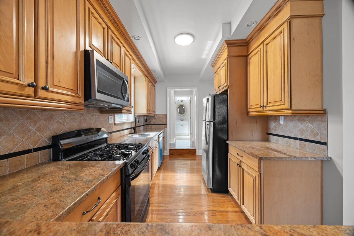 7 Webster St - Photo 4 of 18