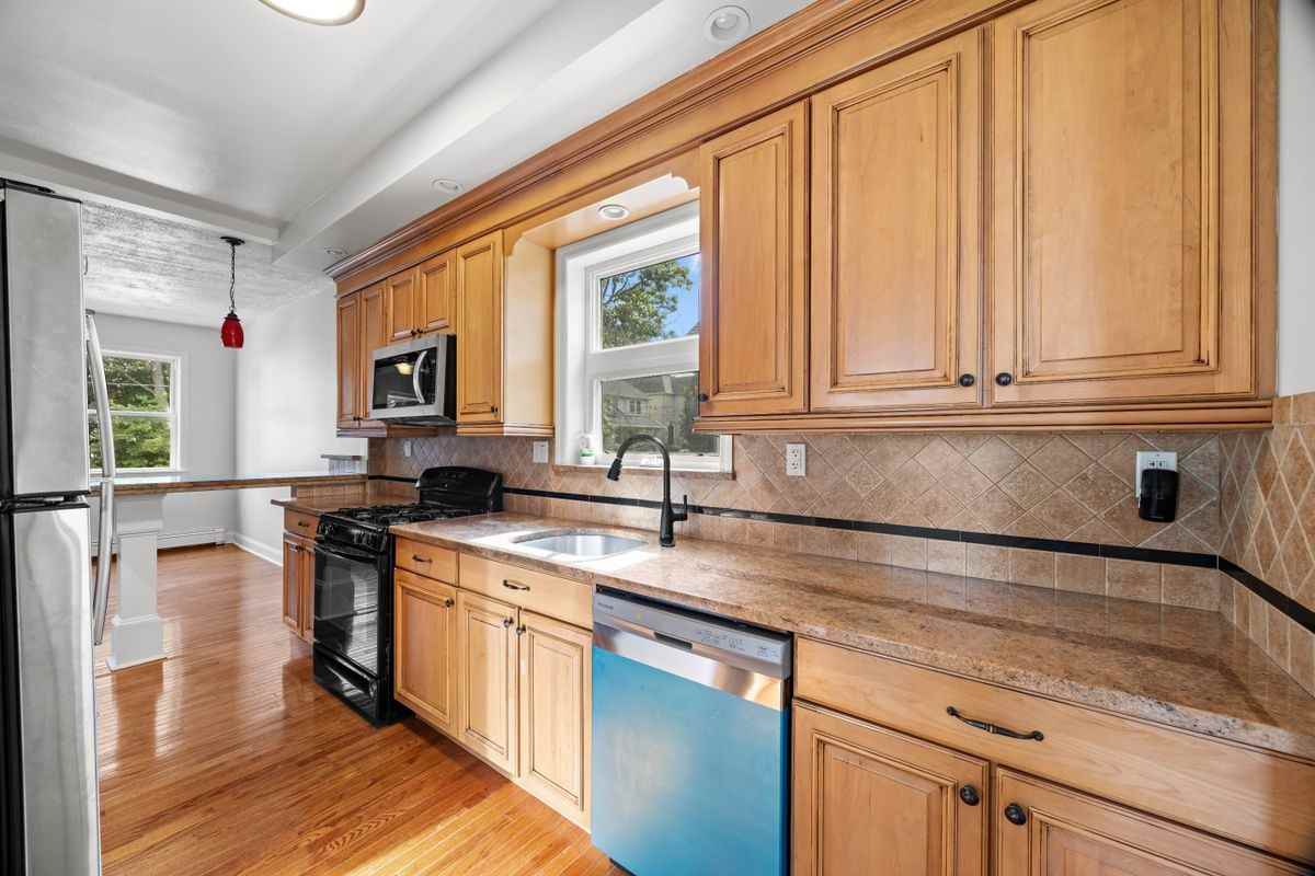 7 Webster St - Photo 5 of 18