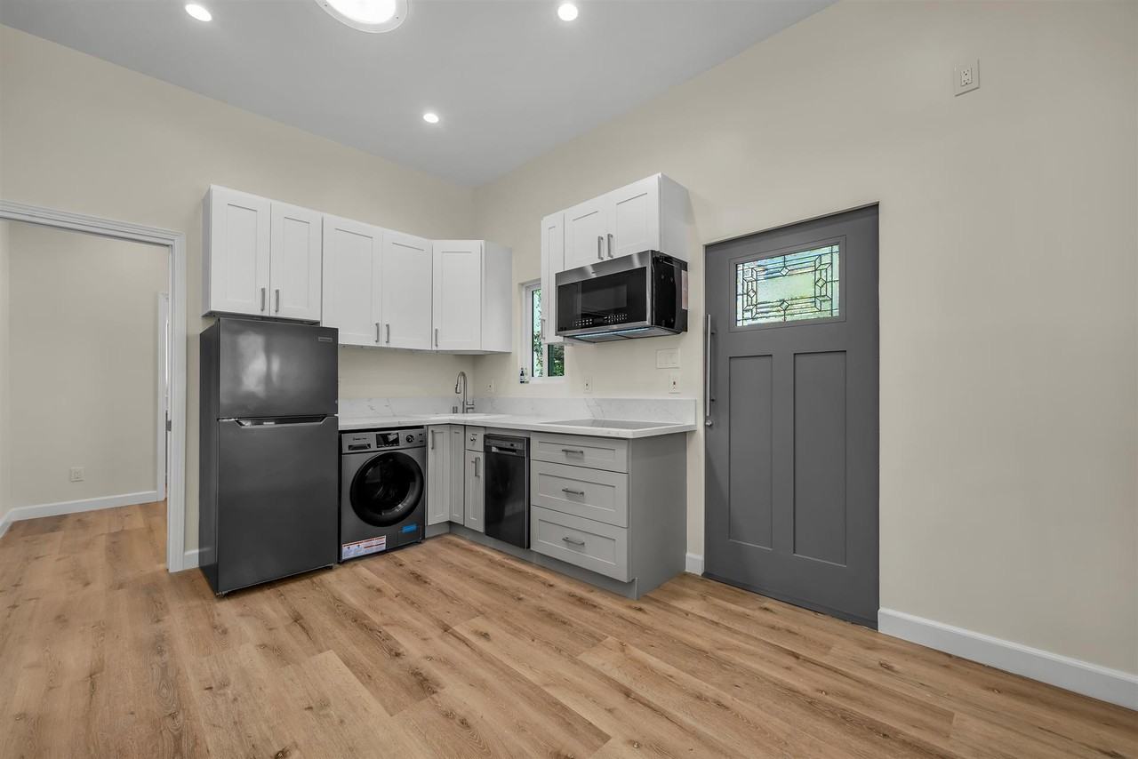 7789 Toland Avenue - Photo 5 of 12