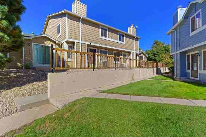 2709 Hearthwood Ln - Photo 2 of 29