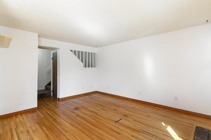 2709 Hearthwood Ln - Photo 3 of 29