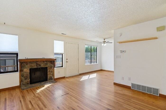 2709 Hearthwood Ln - Photo 4 of 29