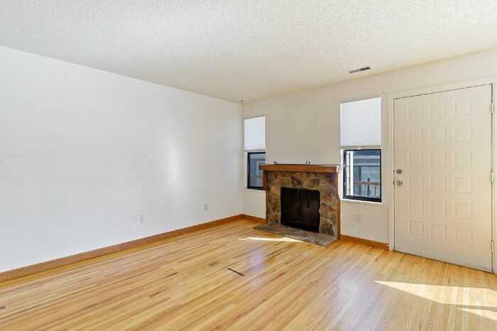 2709 Hearthwood Ln - Photo 5 of 29