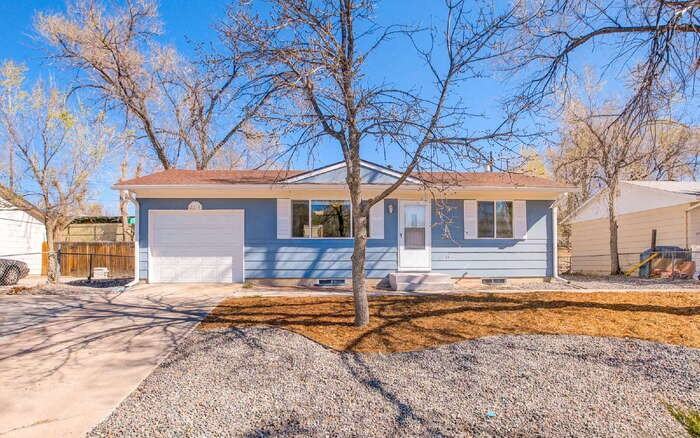 2214 E Fountain Blvd - Photo 2 of 29