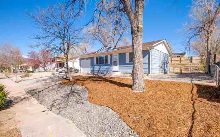 2214 E Fountain Blvd - Photo 3 of 29