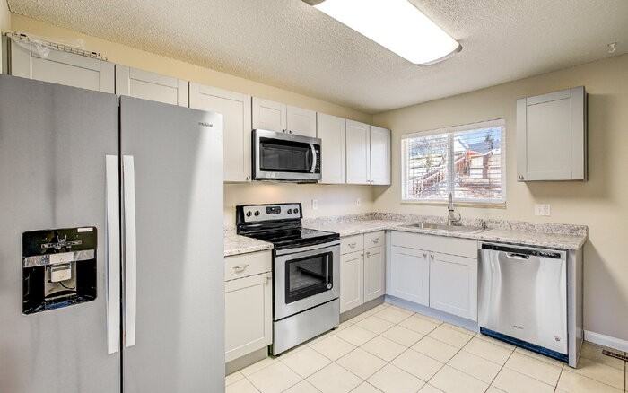 2214 E Fountain Blvd - Photo 7 of 29