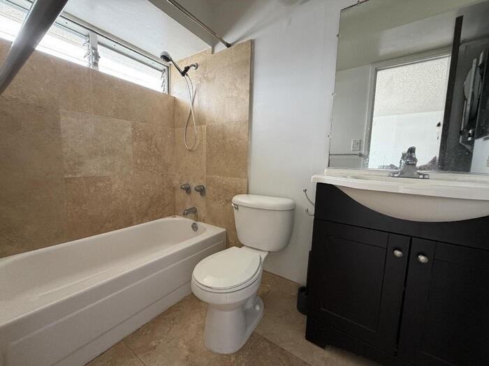 2525 Date St - Photo 3 of 5