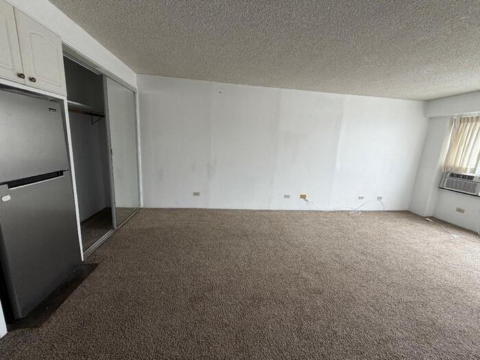 2525 Date St - Photo 4 of 5