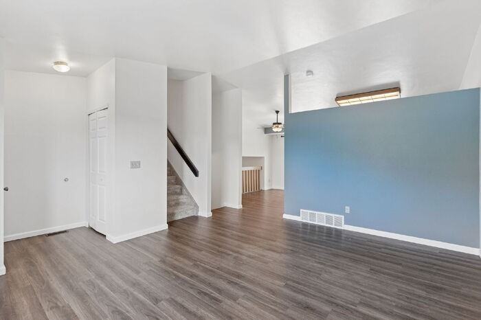 590 Crosstrail Dr - Photo 4 of 32