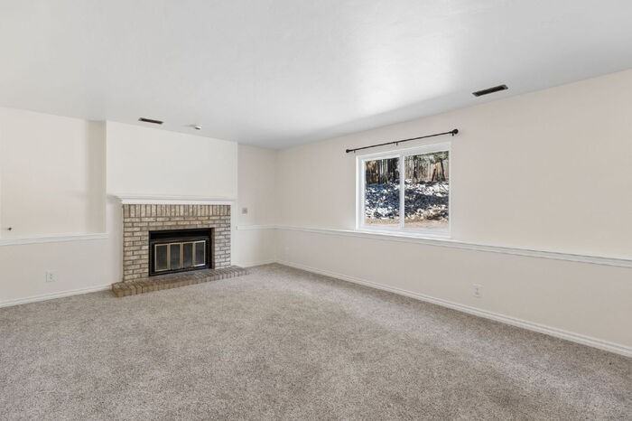 590 Crosstrail Dr - Photo 7 of 32