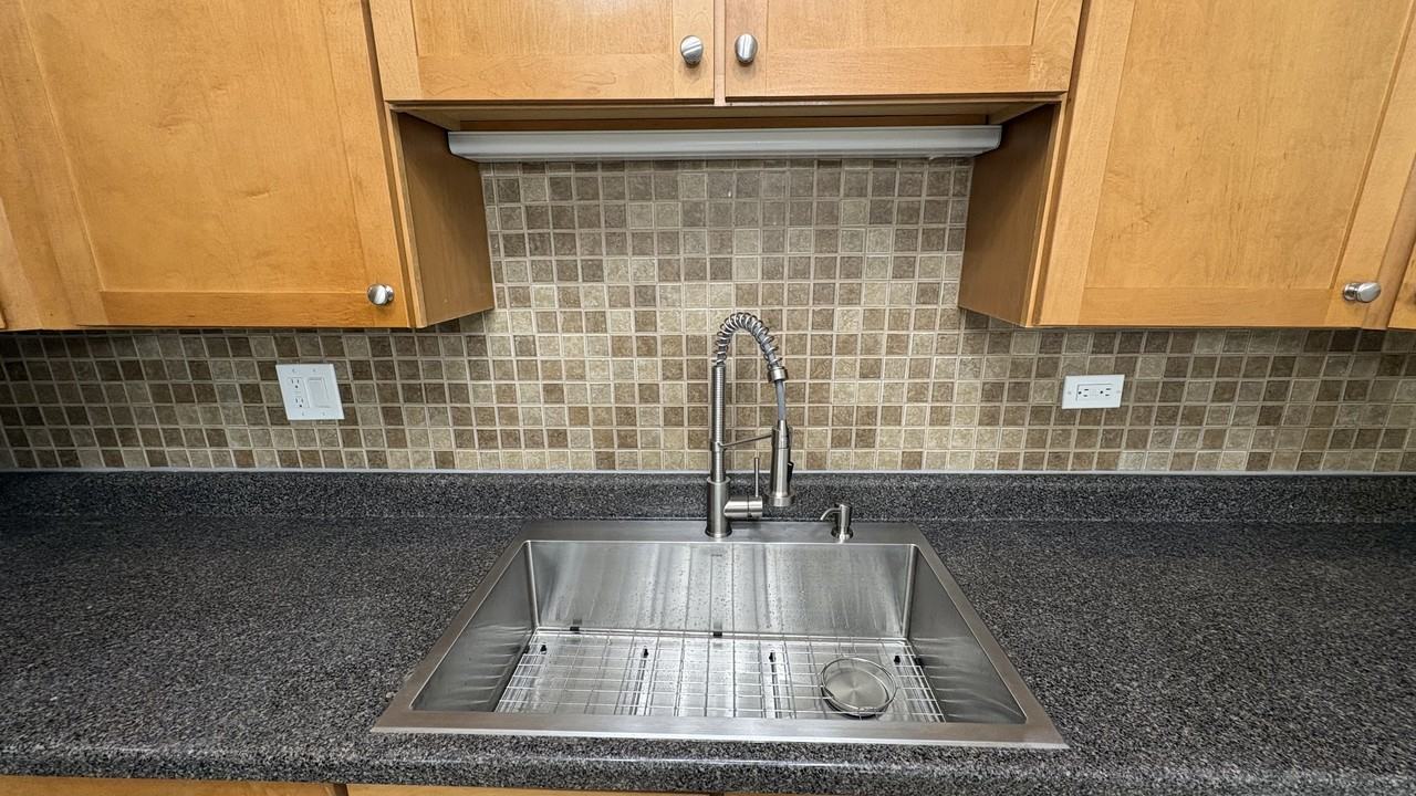 446 East Osage Lane #1b - Photo 3 of 11