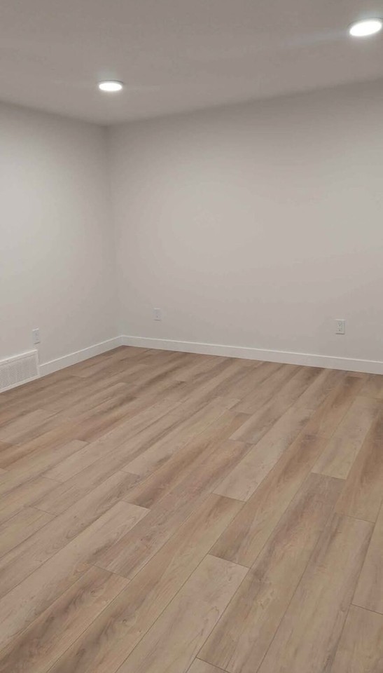 1158 Gyrfalcon Cres Nw - Photo 2 of 16