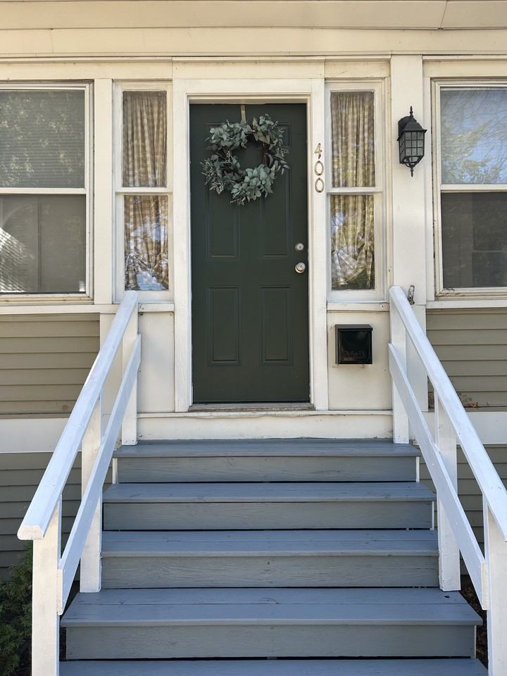 400 S Hough St #1stFL - Photo 2 of 10