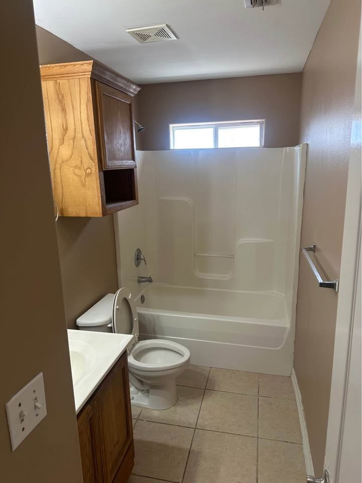 1607 W Douglas St #3 - Photo 4 of 5