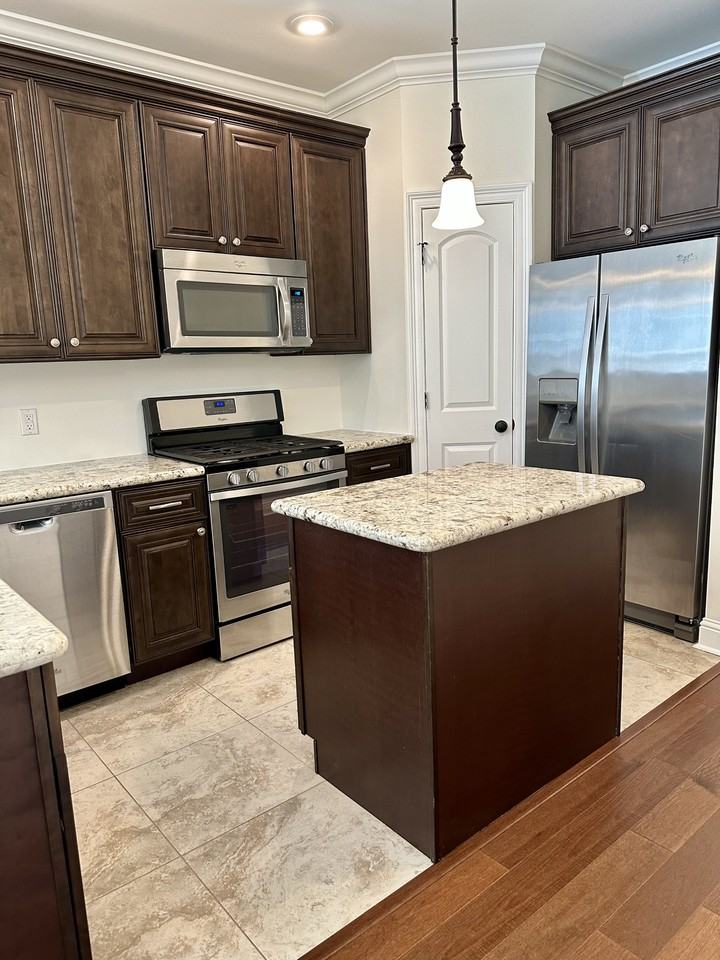 133 Lakewood Dr #3 - Photo 6 of 19