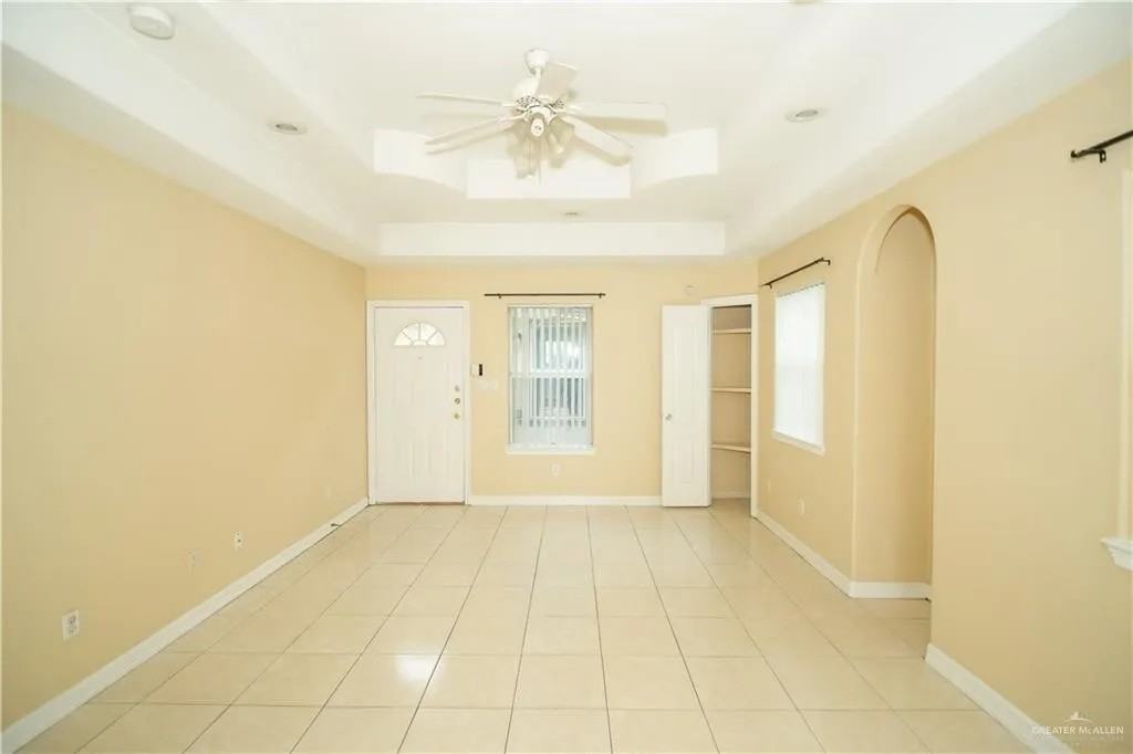 1607 W Bronze St #1 - Photo 5 of 6
