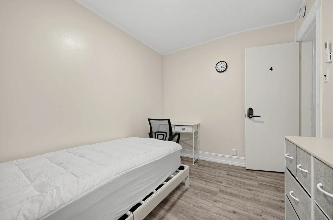 242 Franklin St #4 - Photo 3 of 21